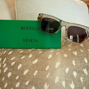 Bottega Veneta BV1122S 003 Square Beige Transparent 51mm Sunglasses, like new